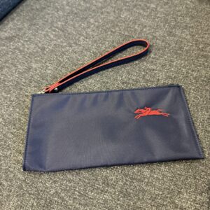 LE PLIAGE CLUB 系列 刺繡LOGO尼龍 手拿包 海軍藍