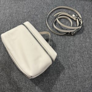 牛皮LE PLIAGE XTRA斜背包 亞麻白