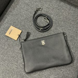 荔枝牛皮TB一字拉鍊斜背包 黑
