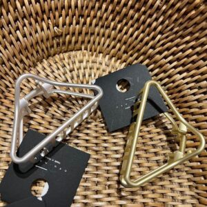 nyu nyu 極簡三角形髮夾