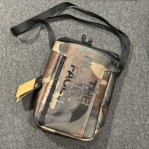 大LOGO長方盒子拉鍊斜背包 軍綠迷彩