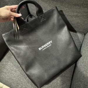 極簡LOGO大手提包 黑