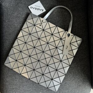 ISSEY MIYAKE 6X6托特包 亮面銀