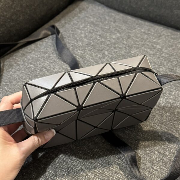 超人氣2X3邱比特💘斜背包 霧面大象灰：圖片 3