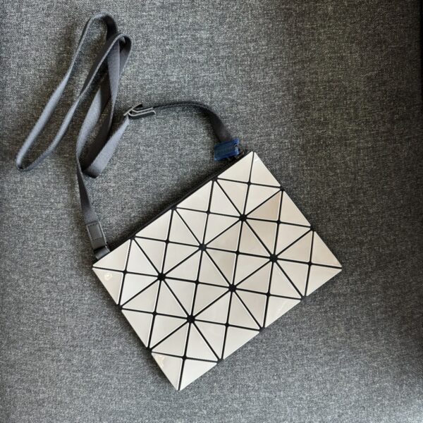 ISSEY MIYAKE 4X3斜背包 拼接灰白