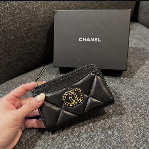 CHANEL 19  L拉鍊卡片零錢夾 羊皮黑金