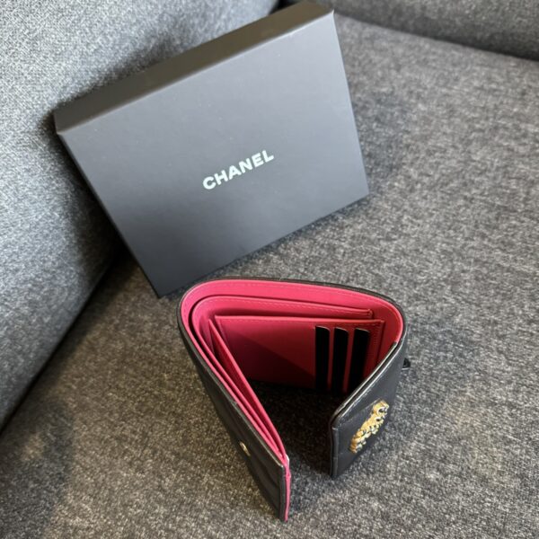 CHANEL 19  經典短夾 羊皮黑金：圖片 3
