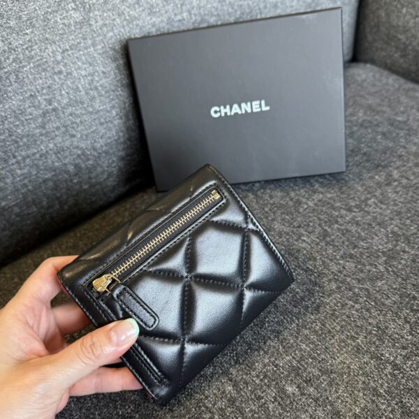 CHANEL 19  經典短夾 羊皮黑金：圖片 4