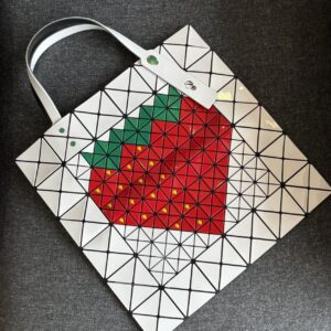 極限量水果系列🍓 6X6托特包 亮面白草莓
