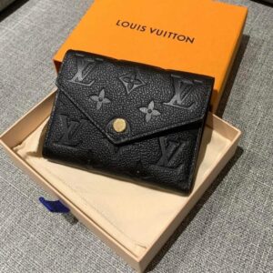 壓紋牛皮VICTORINE短夾（M64060）黑