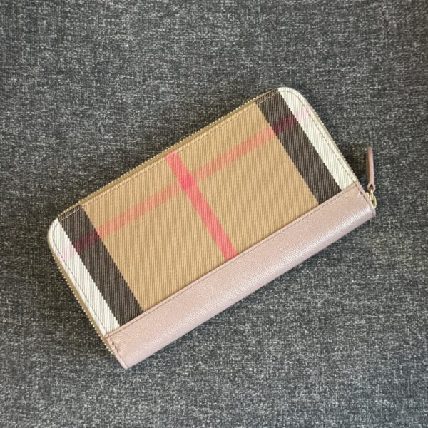 BURBERRY 新款格紋拉鍊長夾 粉藕