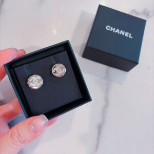 側邊閃亮水鑽鈕扣耳環