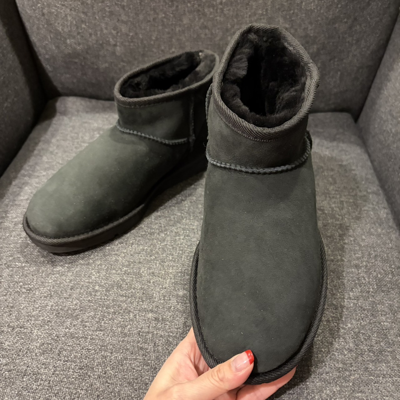 澳洲知名雪靴品牌 JUMBO UGG mini短靴 黑 歐碼40 3 澳洲知名雪靴品牌 JUMBO UGG mini短靴 黑 歐碼40:圖片 3
