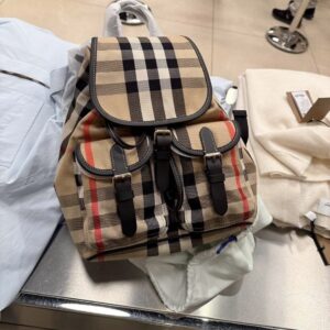 Store 737 新款尼龍格紋雙口袋掀蓋後背包 經典駝