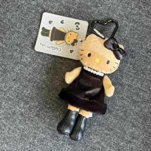 Store 176 HELLO KITTY 烤焦KITTY長腿吊飾 烤焦珍珠項鍊洋裝黑