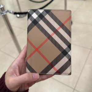 Store 805 格紋護照夾 經典駝
