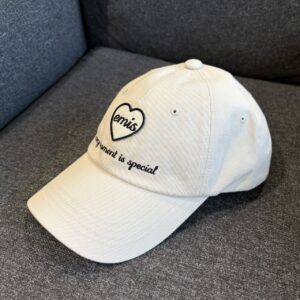 Store 149 emis 愛心棒球帽 白
