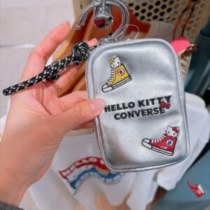 HELLO KITTY X CONVERCE  聯名款  卡片零錢手拿包  銀