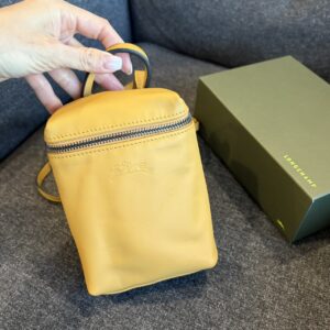 XTRA系列 牛皮薯條手機斜背包 蜜糖色